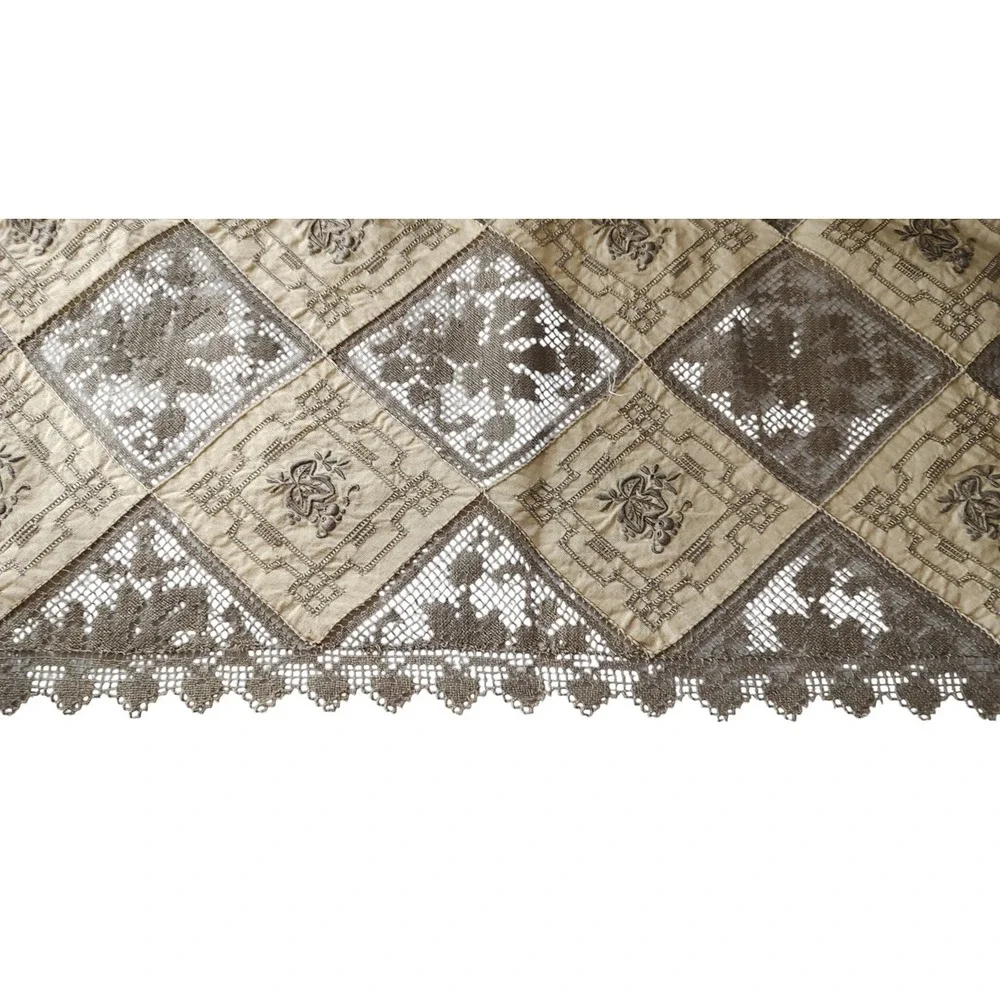 Handmade Table‎ Runners Hand Embroidered Vintage Flower Crochet Edge Two Pieces